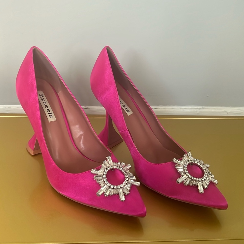 Satin Women's Triangle Heel Pointed Toe Pumps